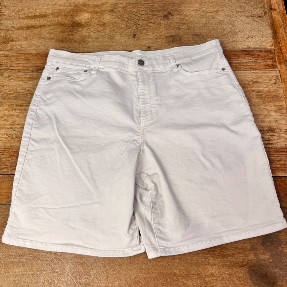 32 Degrees Cool Bermuda Shorts Women 16 White Stretch Cotton‎ Casual Denim